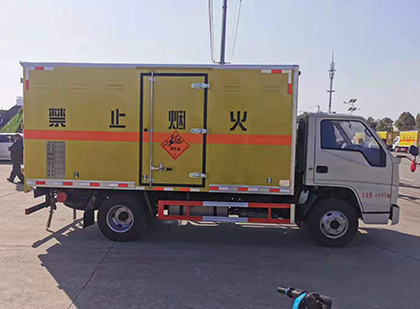 沙田镇爆破器材运输车工人安全操作规范与智能技术保障